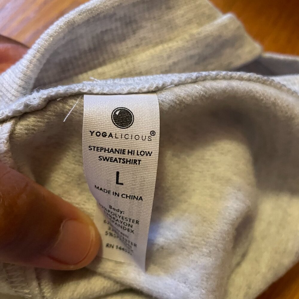 YOGALICIOUS Stephanie Sweatshirt! Size Large (L) / Super SOFT! READ ALL DETAILS - Picture 5 of 9